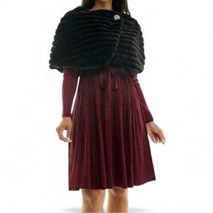 Nina Leonard Black Faux Fur Capelet with Brooch-look closure